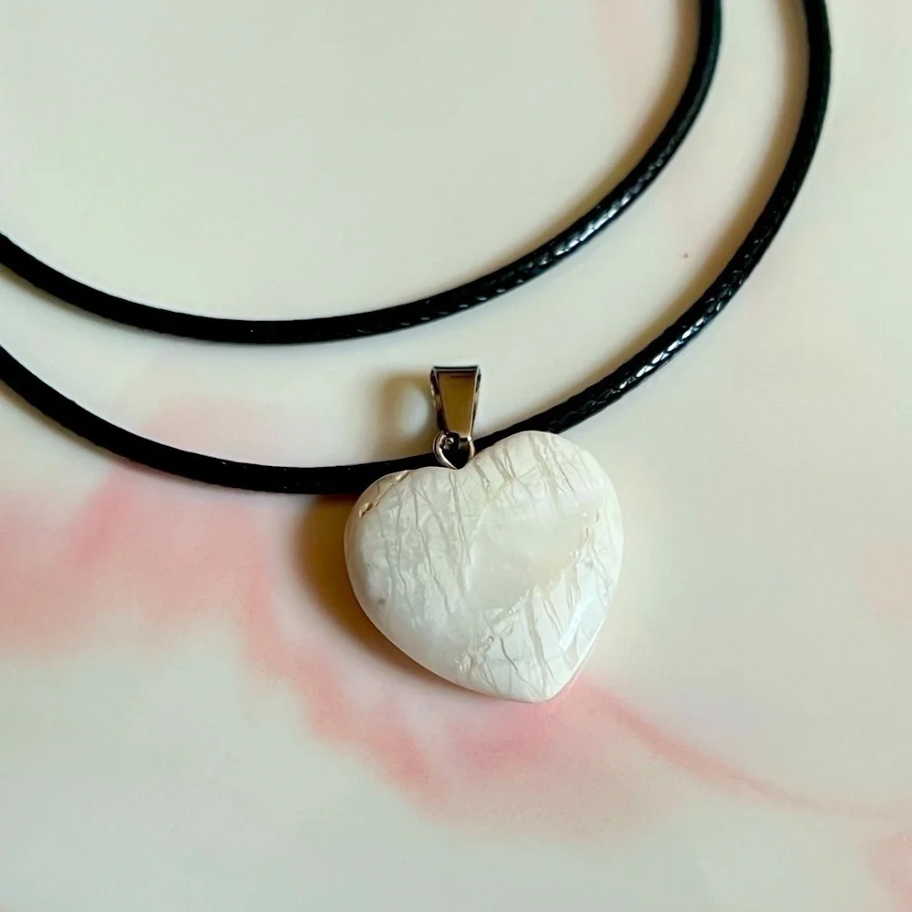 Natural Stone Heart Pendant Necklace​